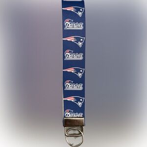 New England Patriots Wristband Silver Keychain NEW